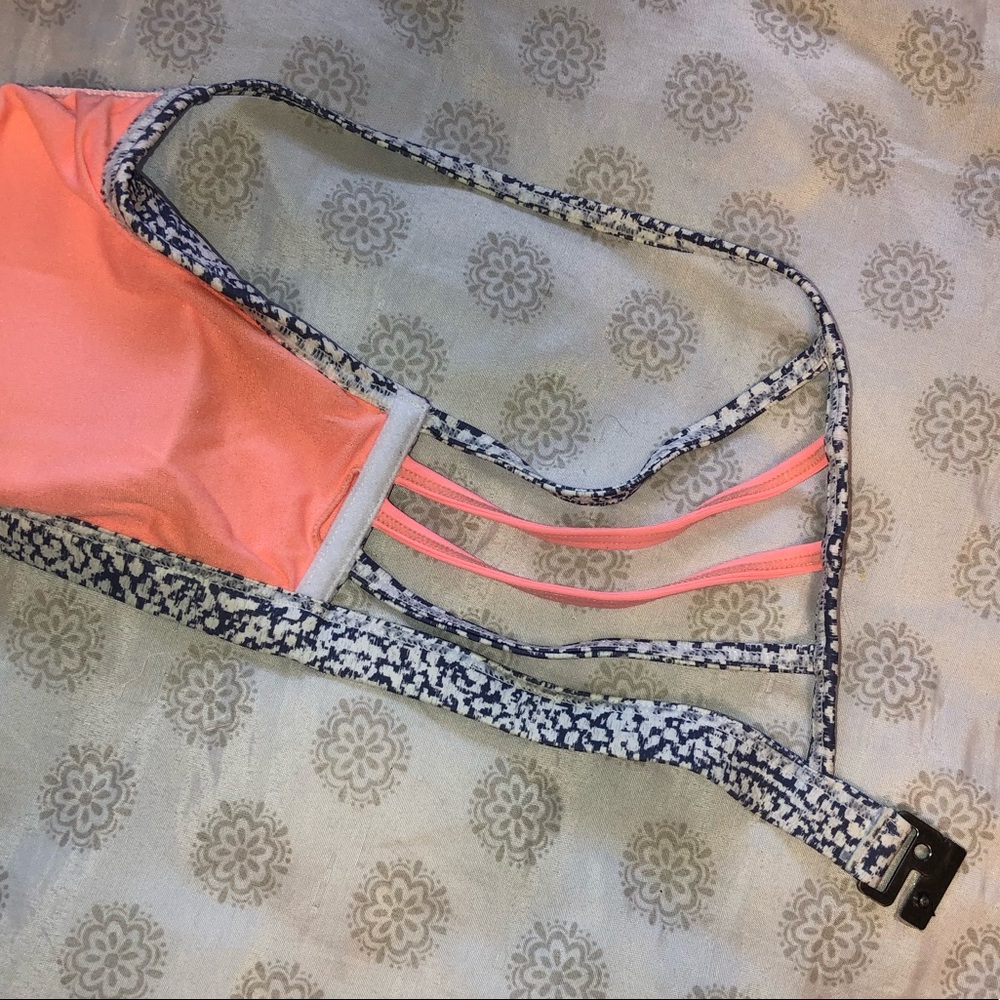 NWOT ONeill bikini top - Picture 4 of 4